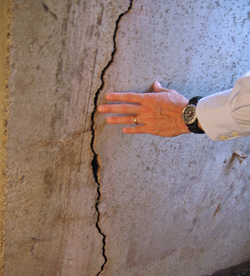 Wall Crack Foundation